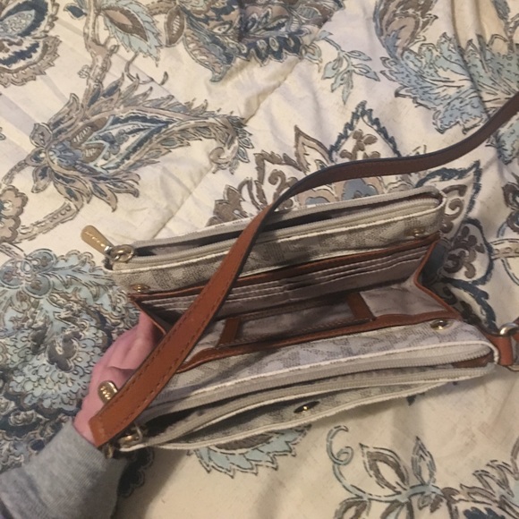 MK crossbody bag - Picture 4 of 4